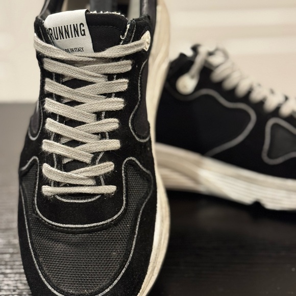 Men's Golden Goose Running Sole Sneakers
Size 41IT / 8.5US. Great condition. - Picture 3 of 10